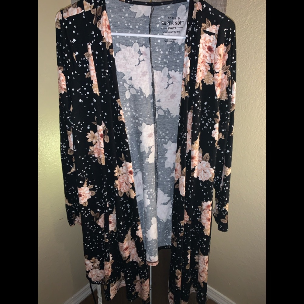 Torrid super soft floral print kimono